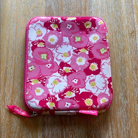Lilly Pulitzer Soft IPad Case - Picture 1 of 3